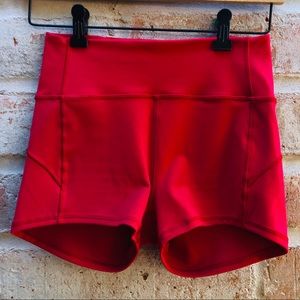 Lululemon In Movement high rise shorts 2.5